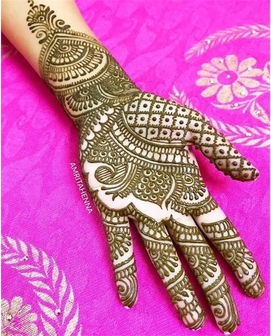 Classic Motif Front Hand Mehndi Design Coverage